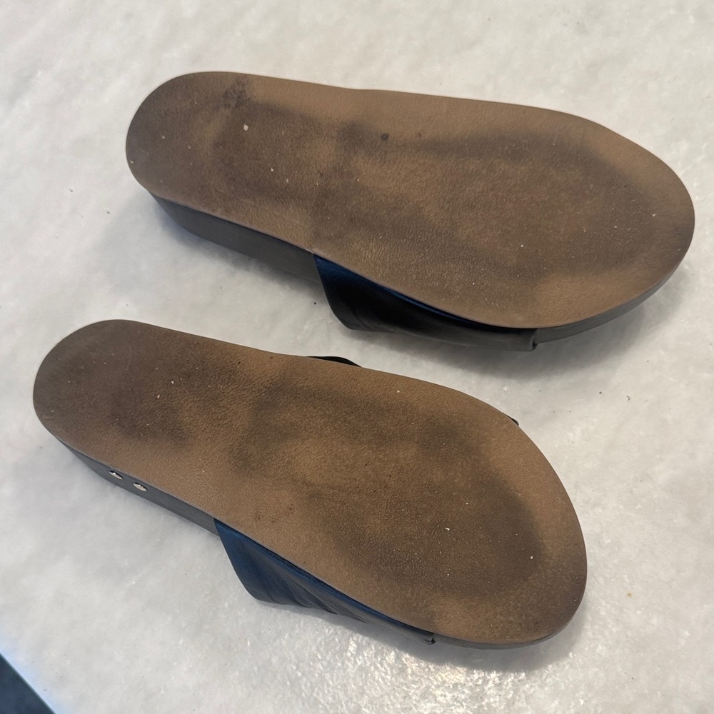 beek Black Leather Slide Sandals - Picture 2 of 3